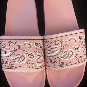 Pink Paisley Men’s  Slides